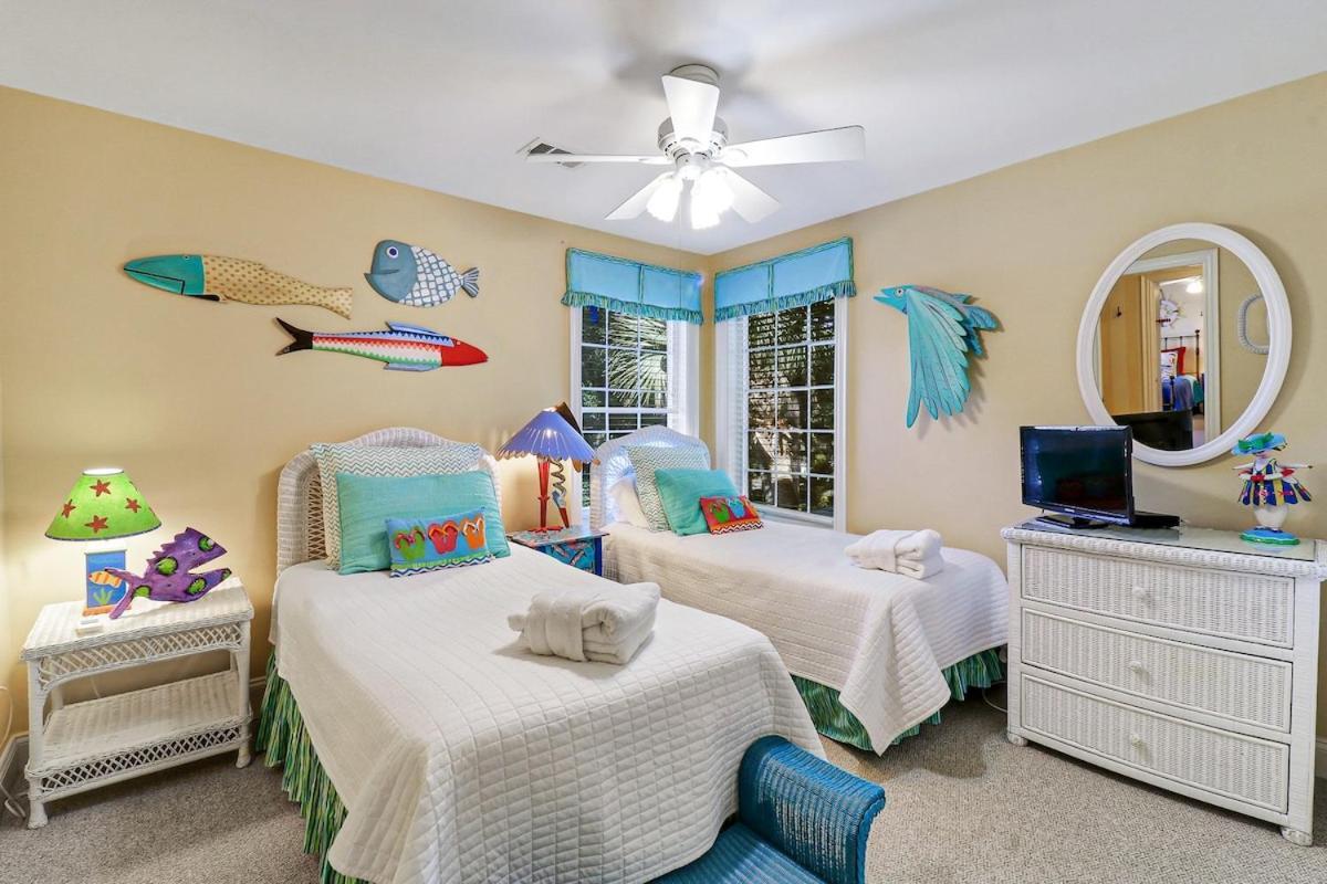 6 Bd 4 And One Half Bath Family Friendly Beach Home With Heated Pool Just A Block To The Beach Hilton Head Island Eksteriør bilde