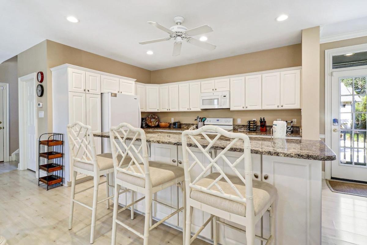 6 Bd 4 And One Half Bath Family Friendly Beach Home With Heated Pool Just A Block To The Beach Hilton Head Island Eksteriør bilde